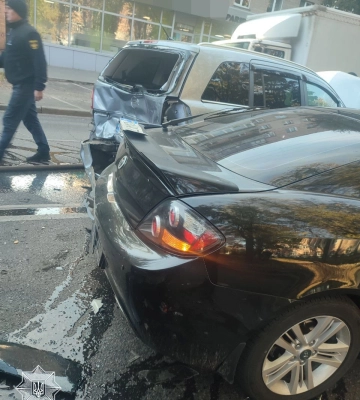 По Смілянській у Черкасах зіштовхнулися п’ять автівок (ФОТО)