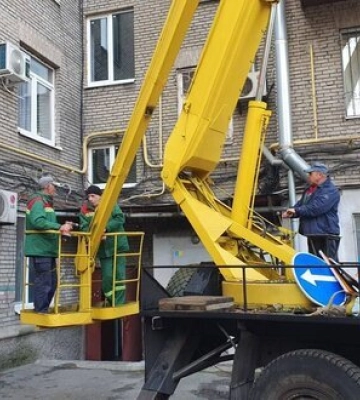 Внаслідок ракетного обстрілу житлового будинку — троє зниклих безвісти