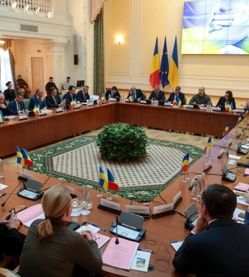 В Киеве прошло совместное заседание правительств Украины и Румынии. Шмыгаль сообщил о заключении семи документов