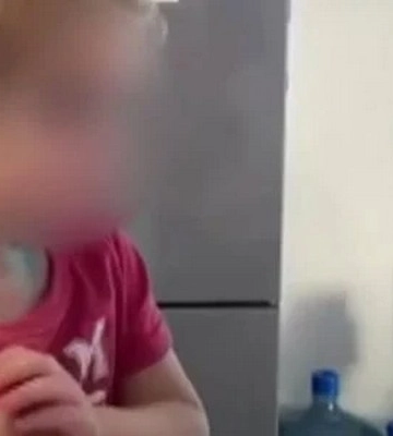 У Києві вихователька побила дівчинку — у неї подряпини на шиї та синці. Поліція відкрила справу