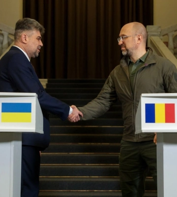 В Киеве прошло совместное заседание правительств Украины и Румынии. Шмыгаль сообщил о заключении семи документов