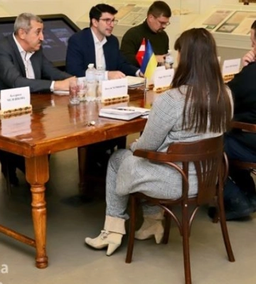 Філатов обговорив з послом Австрії Бенкьо довгострокову підтримку Дніпра та допомогу у повоєнній відбудові
