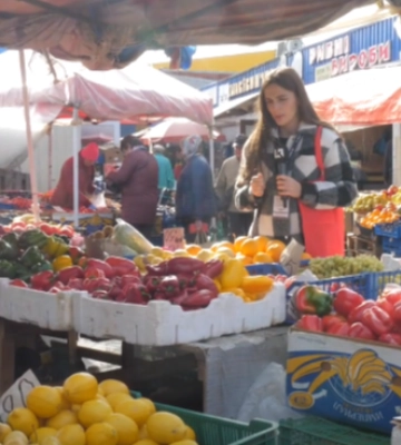 Які ціни на лимони, імбир та журавлину на ринку у Луцьку. Відео