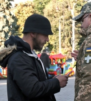 Кампанія мобільного рекрутингу: в Луцьку розповідали про набір у Волинську бригаду ТрО