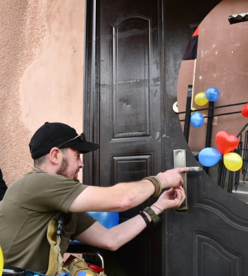 Дім для воїна. У Рогатині пораненому військовому подарували дім