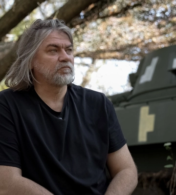 Волинський режисер відвідав передову з презентацією фільму про Довбуша