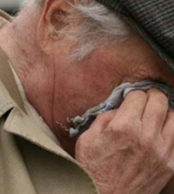 У Кам’янському посеред вулиці пограбували дідуся
