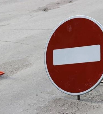 В Ужгороді тимчасове звуження проїзду на перехресті вулиць Пирогова і Комендаря