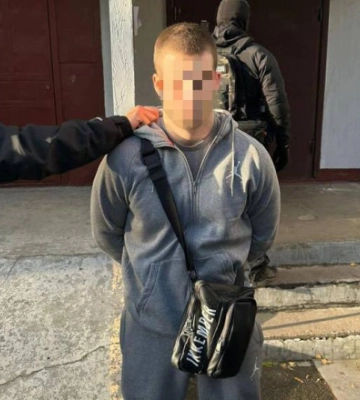 Правоохоронці викрили групу осіб, яка калічила чоловіка, вимагаючи криптовалюту
