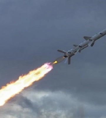 У Дніпрі прогримів вибух: російські окупанти завдають ракетної атаки