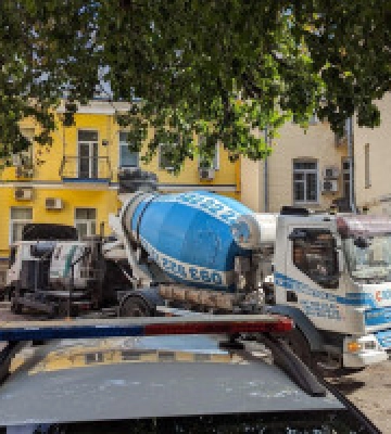 На Хрещатику, 48 попри приписи КМДА руйнують історичну будівлю, зведену наприкінці позаминулого століття