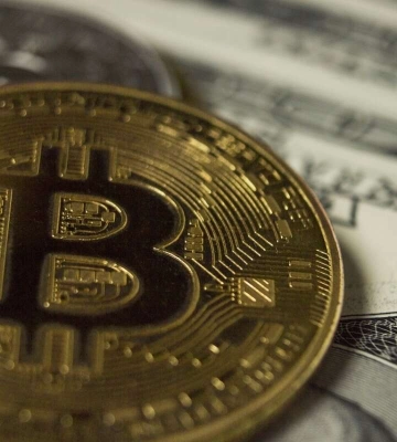 Цена биткоина взлетела выше $29 000, но сразу упала до $28 000