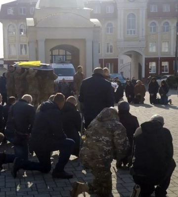 У Луцьку попрощалися з загиблим на Харківщині командиром відділення Валерієм Павлюком