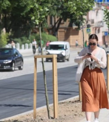 У Винниках до військового госпіталю облаштують тротуар з елементами доступності