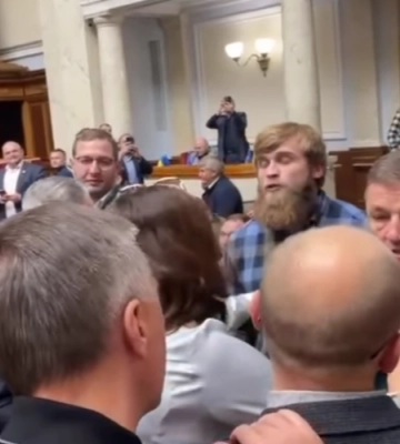 Нардеп з Волині облаяв прихильників УПЦ «МП» в Раді (відео)