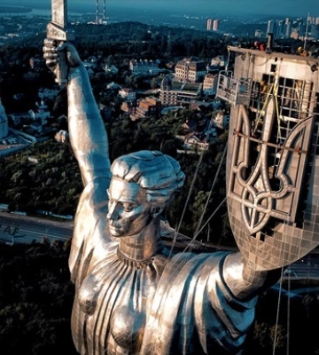 Названо дату відновлення підйому на оглядмайданчик на щиті Батьківщина-мати