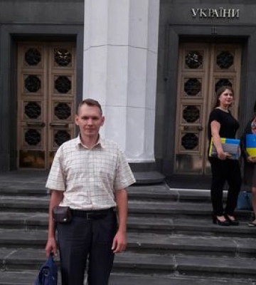 «Допомагаємо тим, хто робить кроки назустріч»: волонтер з Волині майже десять років підтримує військових на передовій