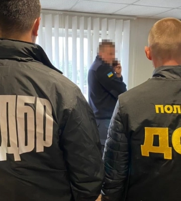 У Сумах начальник відділу боротьби з хабарами сам написав заяву, що йому збираються дати хабара