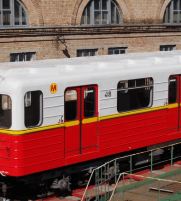 До Києва доставили з Варшави майже всі вагони для метро