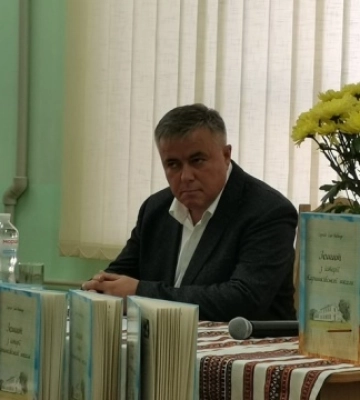 Укрінформівець Сай-Боднар у Вінниці презентував книгу «Зошит з історії Каришківської школи»