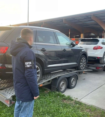 Три елітні авто намагались ввезти в Україну як гуманітарну допомогу