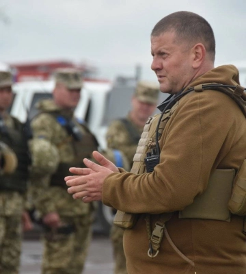 &quot;Нет простых участков&quot;: Залужный побывал на позициях ВСУ в Авдеевке и Купянске (видео)