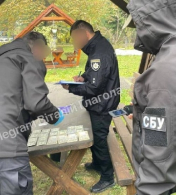На Закарпатті викрили освітян-хабарників — ОВА