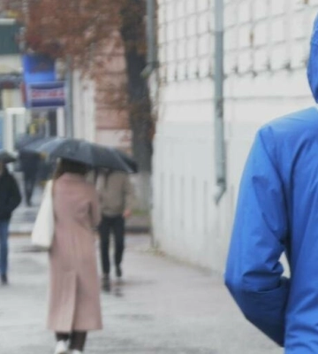 Тепло вдягайтесь і візьміть парасольку: у Полтаві впродовж доби буде дощ і сильний вітер