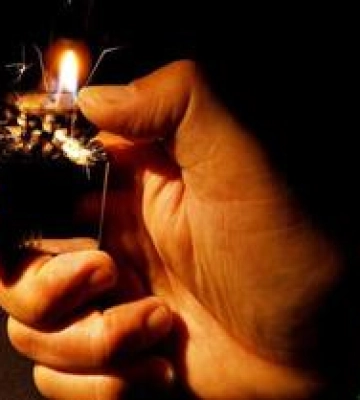 Жахіття в Кременчуцькому районі: чоловік облив родичку бензином та підпалив