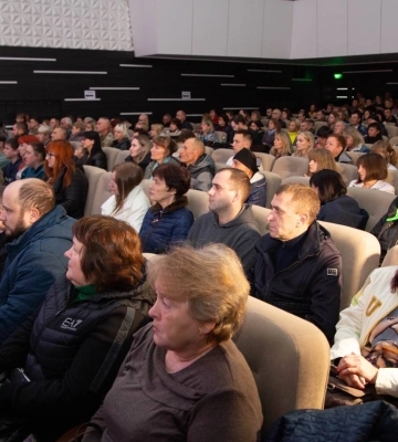 “Захисник України – Герой Черкас”: сім’ям загиблих воїнів вручили відзнаки