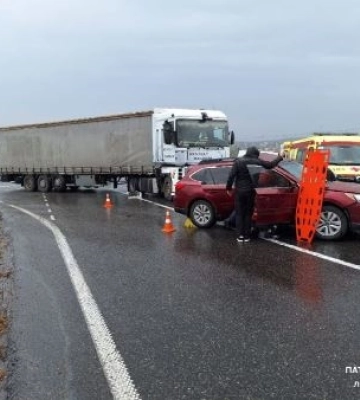 У с. Ямпіль через ДТП перекрили автодорогу «Київ-Чоп»