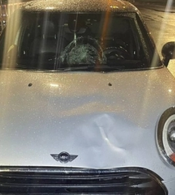 У Луцьку біля «Променя» Mini Cooper збив 19-річну дівчину