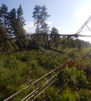 На Львівщині крадії металу зруйнували електроопору, - ФОТО