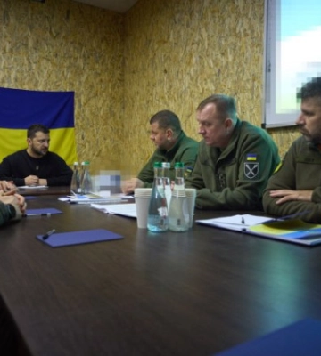 Зеленский приехал на Херсонщину и провел совещания с военными и пограничниками