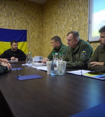 Зеленський провів нараду з військовим командуванням на Херсонщині