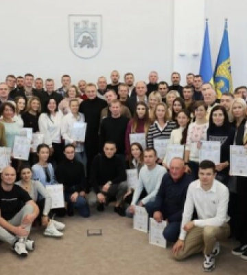 У Львові пройшло нагородження 100 спортивних тренерів
