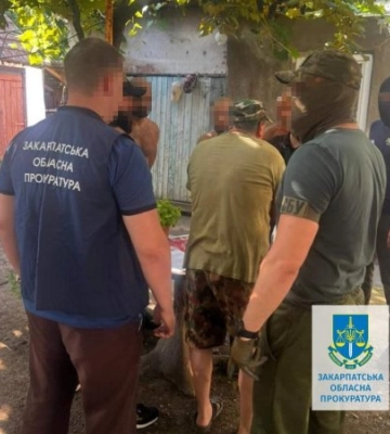 За погрози та вимагання 1500 євро надуманого боргу на Закарпатті судитимуть двох чоловіків