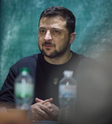 Дякую за вашу героїчну службу&quot;: Зеленський на Миколаївщині відвідав шпиталь, у якому проходять лікування поранені воїни. Відео