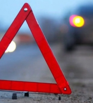 На Волині водій зніс зупинку
