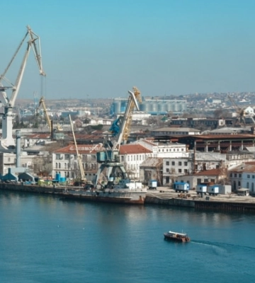 Російська влада Севастополя заявила про ракетну атаку, війська РФ застосовують маскувальний дим