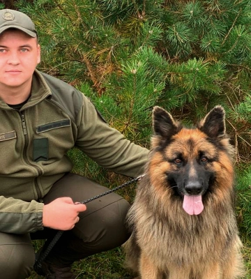 На центральній вулиці Луцька встановили нову зупинку (ФОТО)