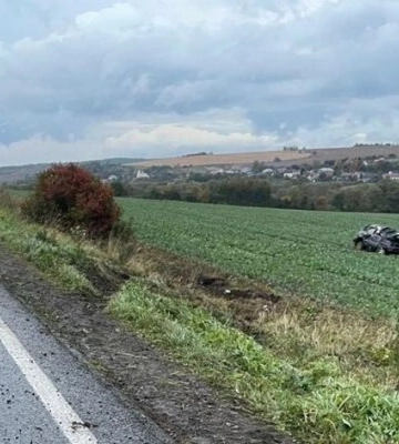 На Львівщині на швидкості перекинувся позашляховик «Лексус» (ФОТО)