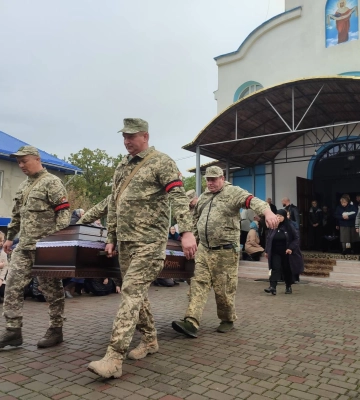 На Волині провели в останню дорогу загиблого Героя Ігоря Думку
