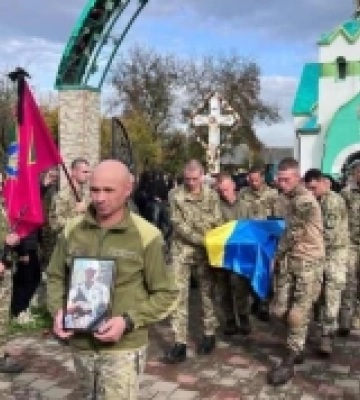 Закарпатські прикордонники провели в останню путь двох своїх побратимів