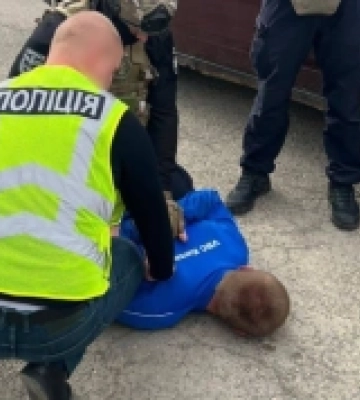 Поліція Виноградова затримала наркоторговця