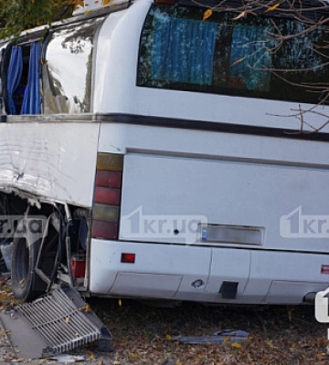 У Кривому Розі зіткнулися МАЗ і автобус