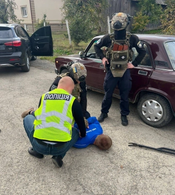 Поліція Виноградова затримала наркоторговця (ВІДЕО)