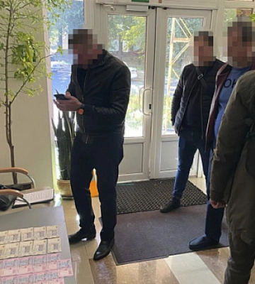 На Дніпропетровщині викрили посадовця Держспоживслужби за підозрою у хабарництві