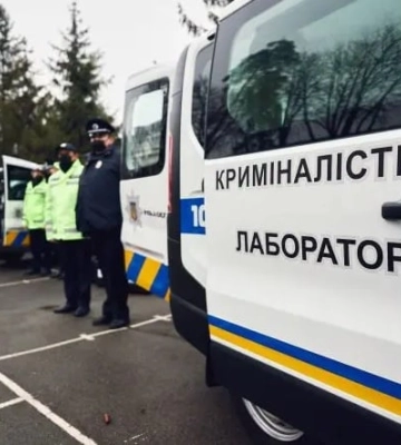 У гуртожитку в Полтаві виявлено тіла трьох молодиків і дівчини
