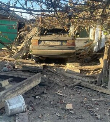 Наслідки обстрілів Донеччини російськими загарбниками: 2 особи дістали поранення. ФОТОрепортаж